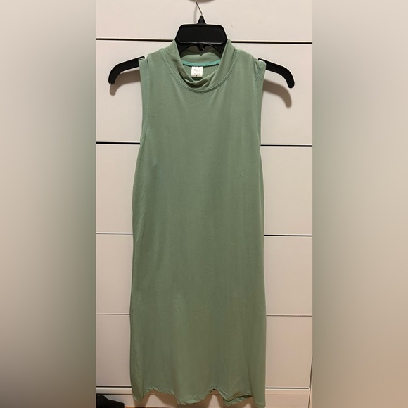 Dresses & Skirts - Green knee length dress